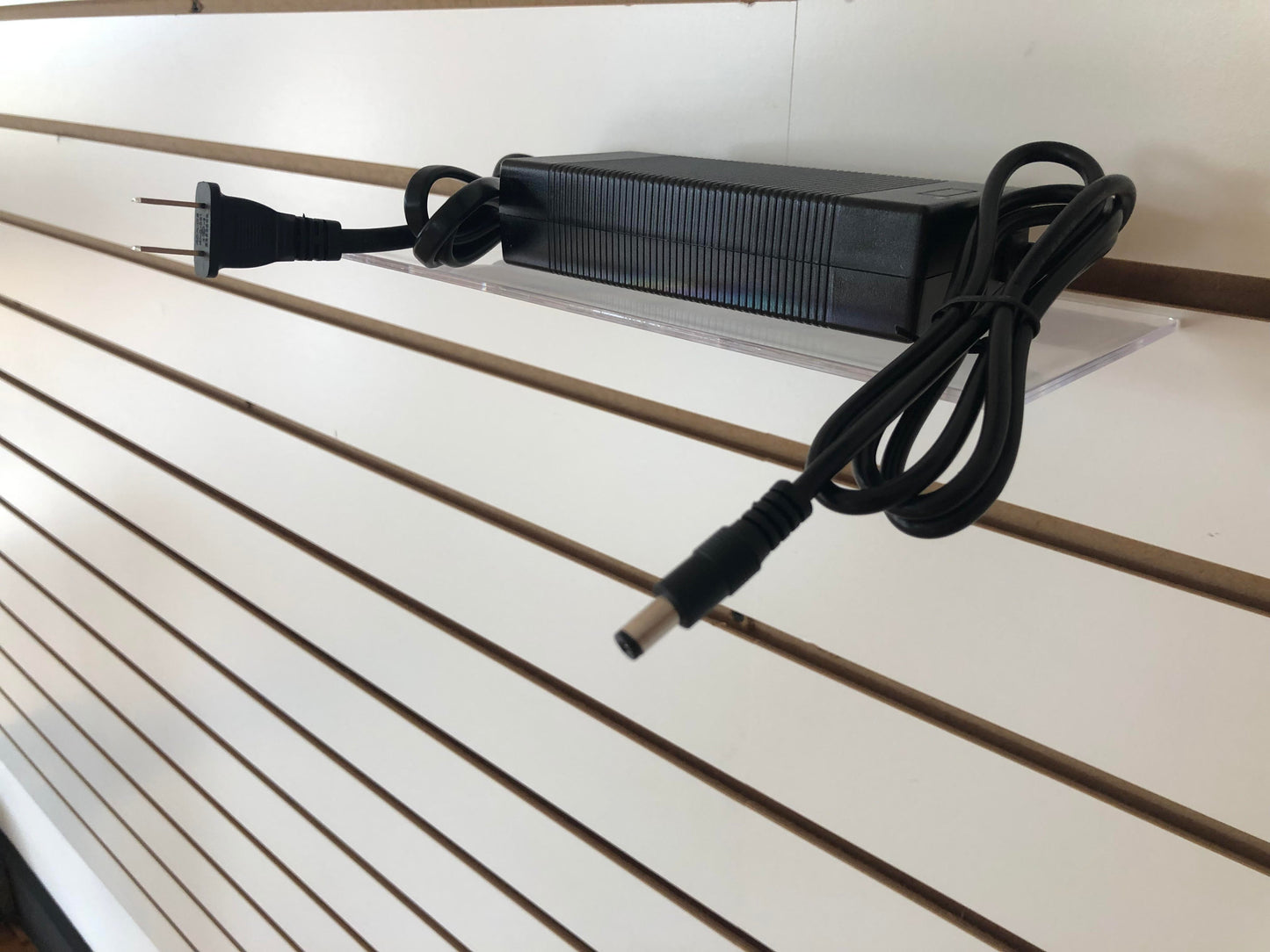KOMOTO M1100 36 Volt Battery Charger