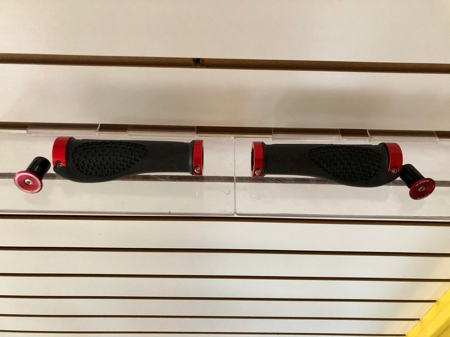 Anodized ergonomic hand grips w/ metal ends